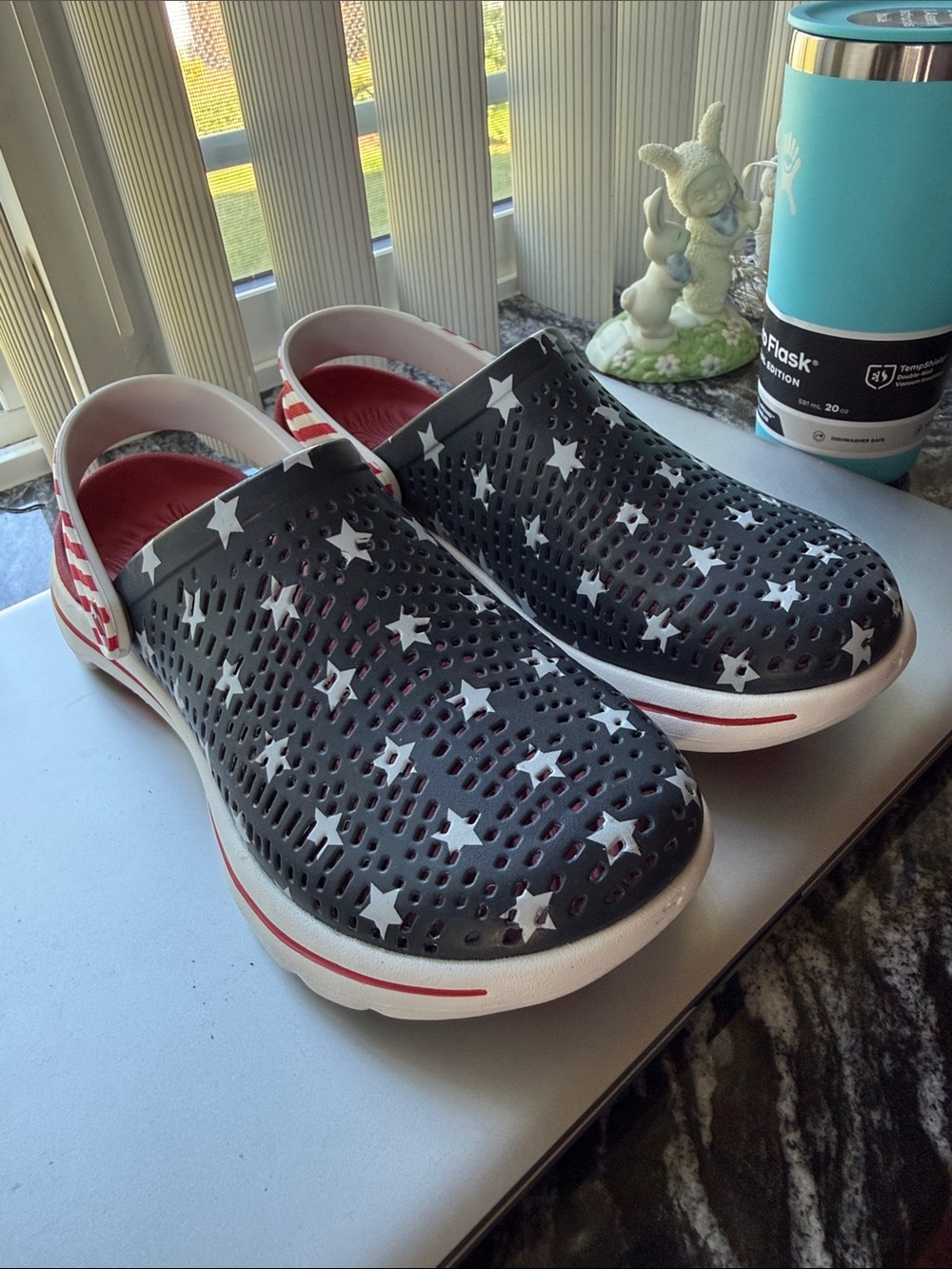 Skechers Foamies Gowalk 5-Stars and Stripes Clog Size 5 New without tags